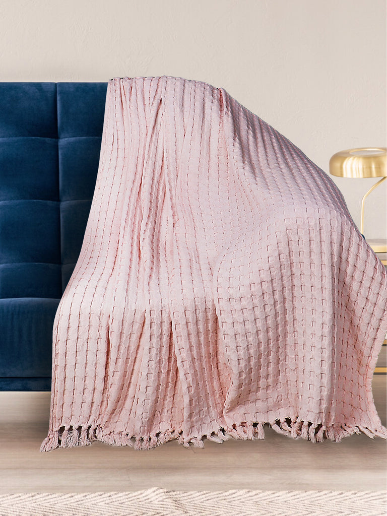 Baby Pink Checkered Cotton Sofa Throw (135 x 180 cm)