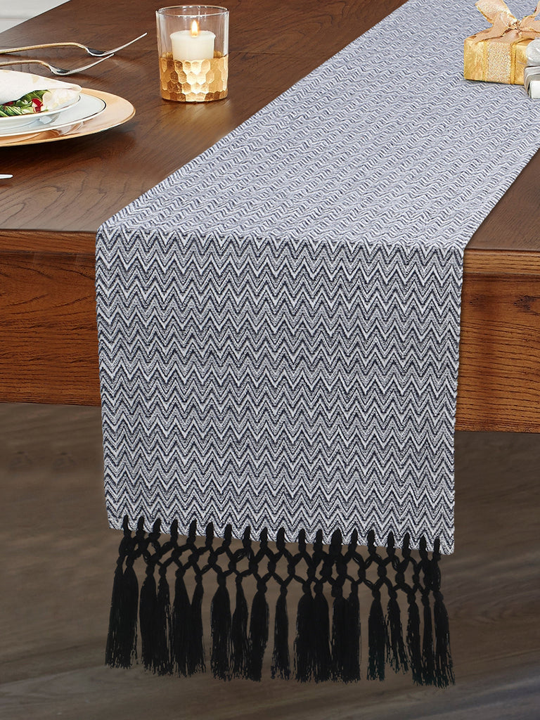 White & Black Polycotton Jacquard Chevron 6 Seater Table Runner With Tassels (180x40cm)